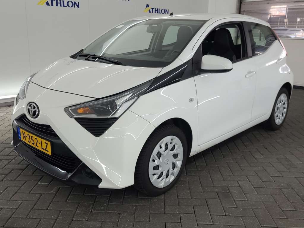 Toyota Aygo 1.0 VVT-I X-PLAY 5D 53KW, 2021