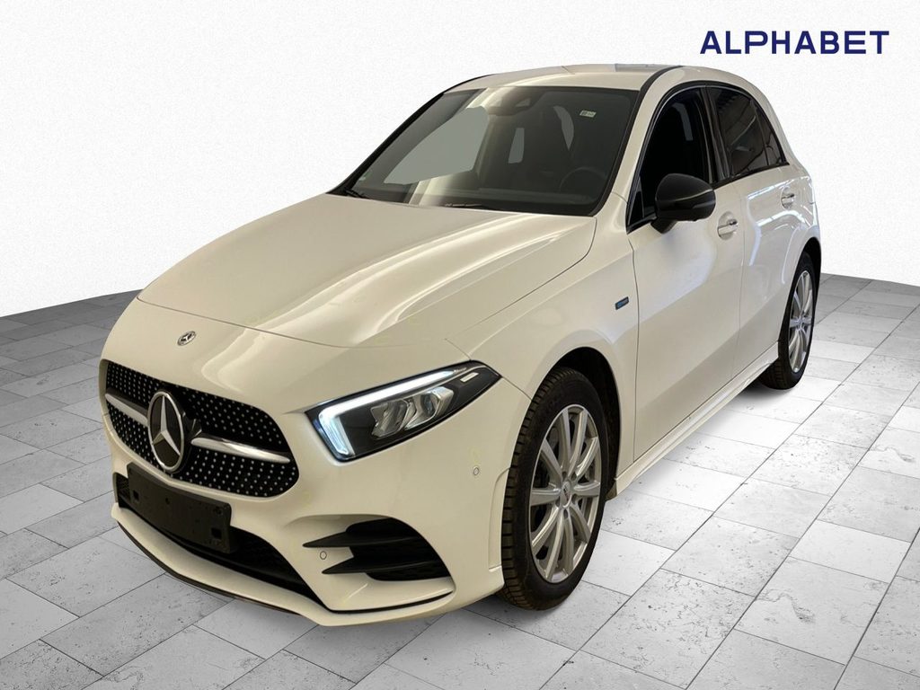 Mercedes-Benz A 250 e 8G-DCT AMG Line, 2020