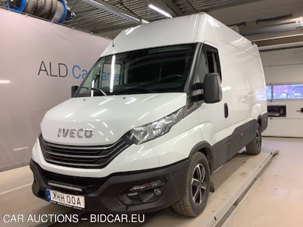 Iveco Daily 35-180 Skapbil 3.0 JTD Hi-Matic P-Varmare Drag B-Kamera Auto