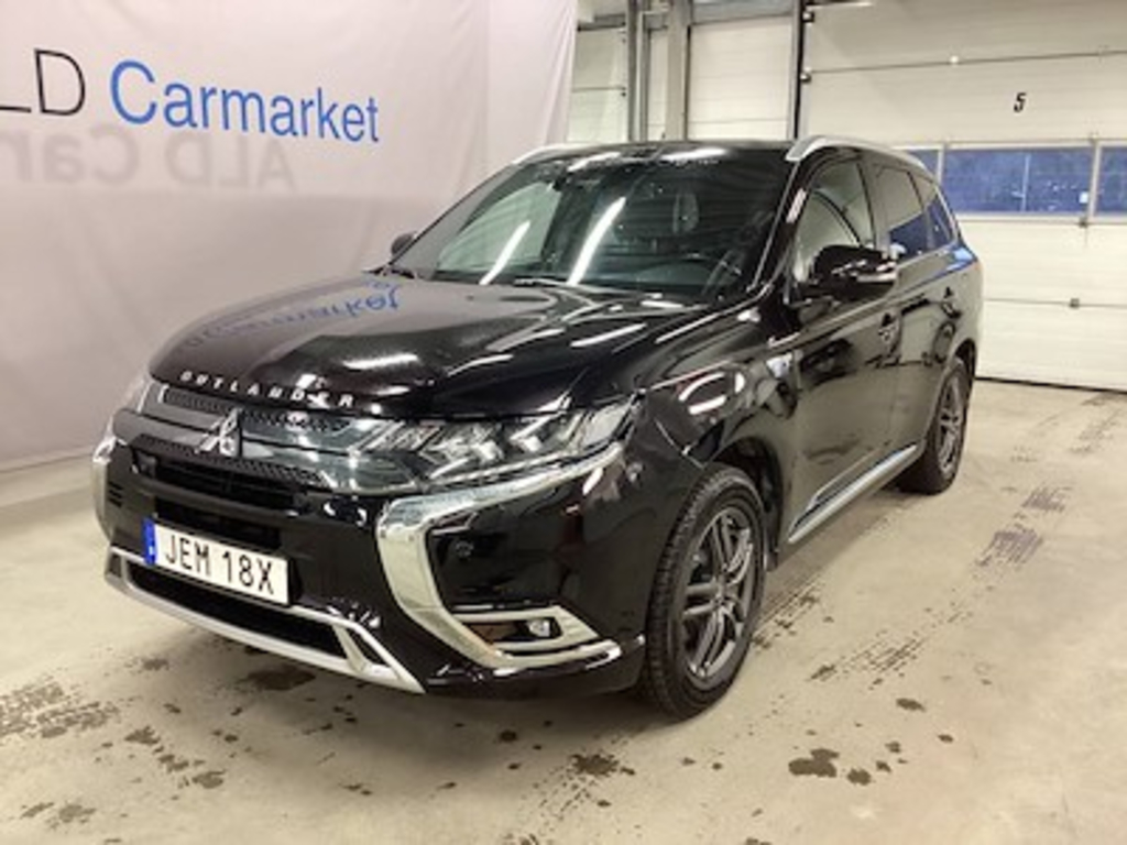 Mitsubishi Outlander 2.4 phev 4wd !A LOT OF DAMAGE! Business X Skinn Drag B-Kamera P-Varmare