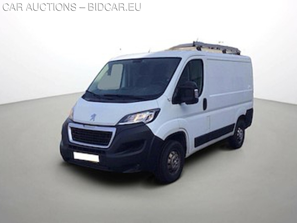 Peugeot Boxer 335 fourgon swb 2.2 blue 140CV Premium S&amp;S