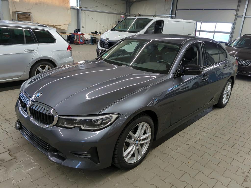 BMW 318D AUT. Sport Line, 2021