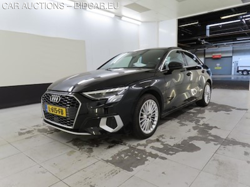 Audi A3 limousine 35 TFSI S tronic Business edition 4d