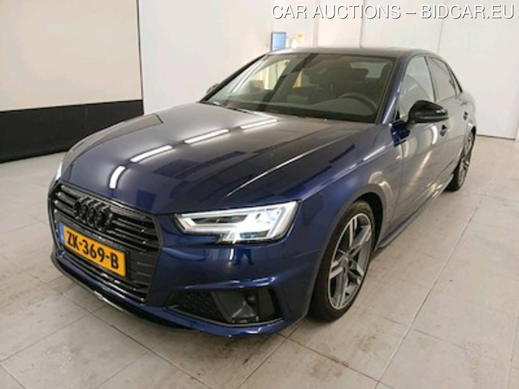 Audi A4 limousine 35 TFSI 150pk S tronic S Line Black Edition