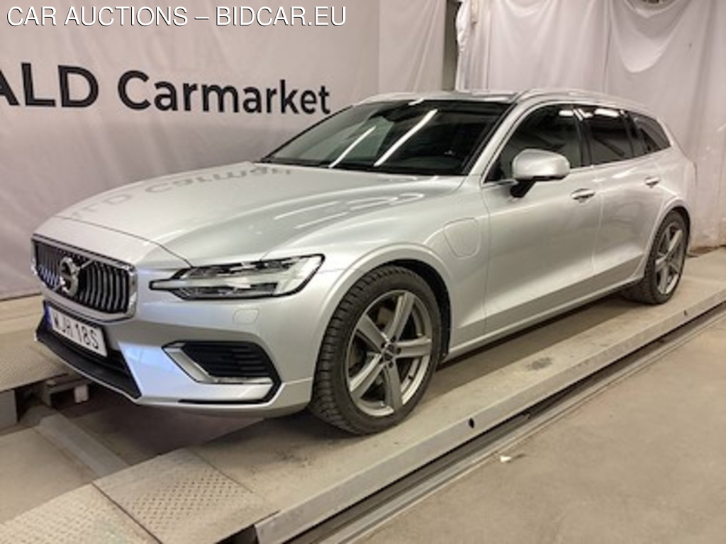 Volvo V60 T6 recharge awd !BAD SUMMER TIRES! Inscription Exp Navi Pro Drag Kamera