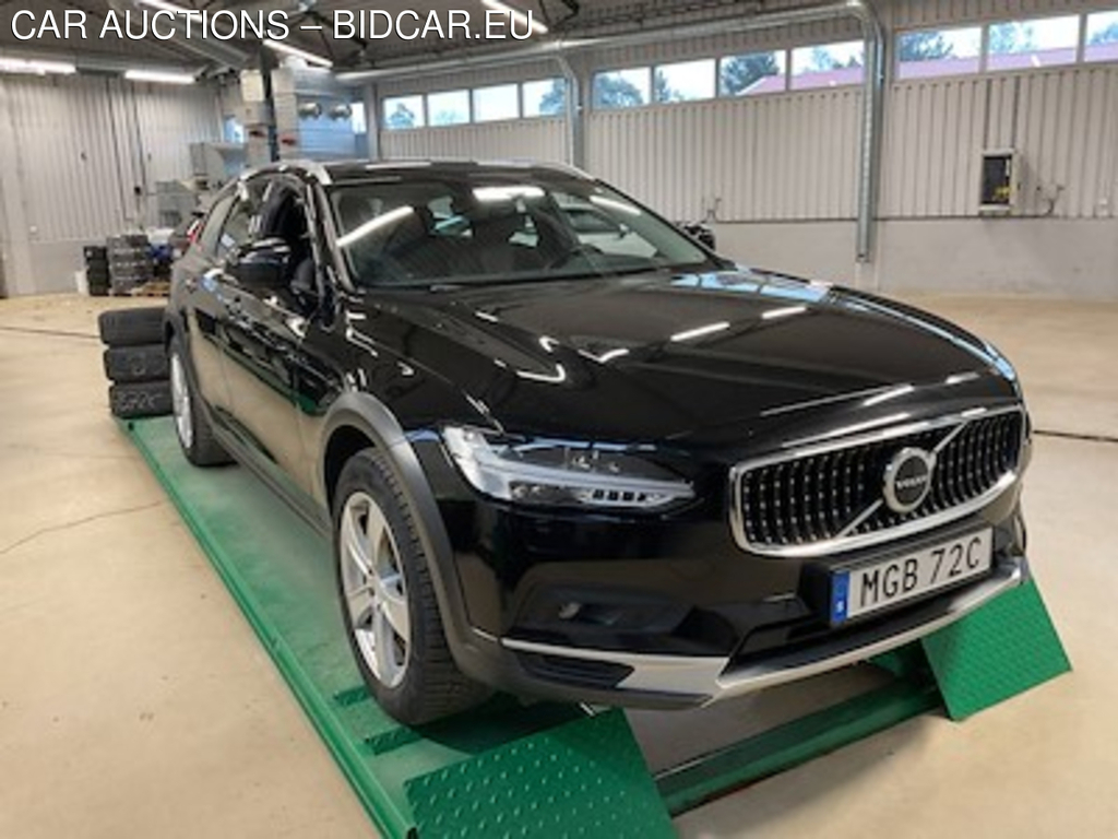 Volvo V90 cross country Cross Country B4 (Diesel) AWD Momentum Teknik Ljus H/K Drag Kamer BLIS Navi
