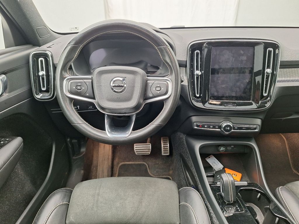 Volvo E-xc40 E-XC40 78 KWH AWD RECHARGE PURE (300KW), 2021