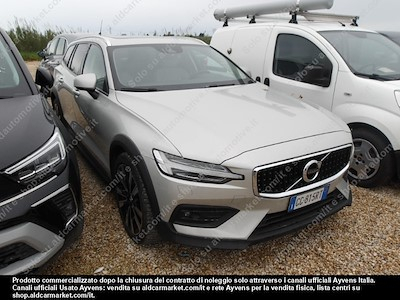 Volvo v60 cross count B4 D -