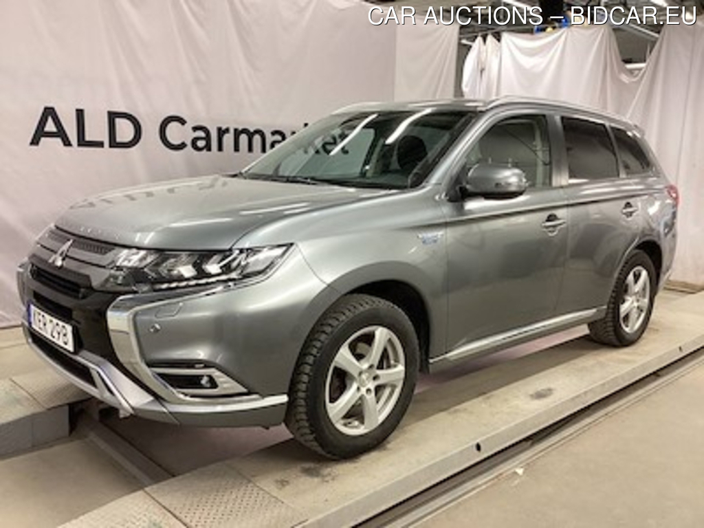 Mitsubishi Outlander 2.4 Phev 4WD Fleet Edition Drag Kamera PLUG-IN