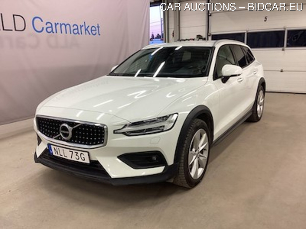 Volvo V60 cross country B4 awd Momentum Navi Pro Drag Kamera