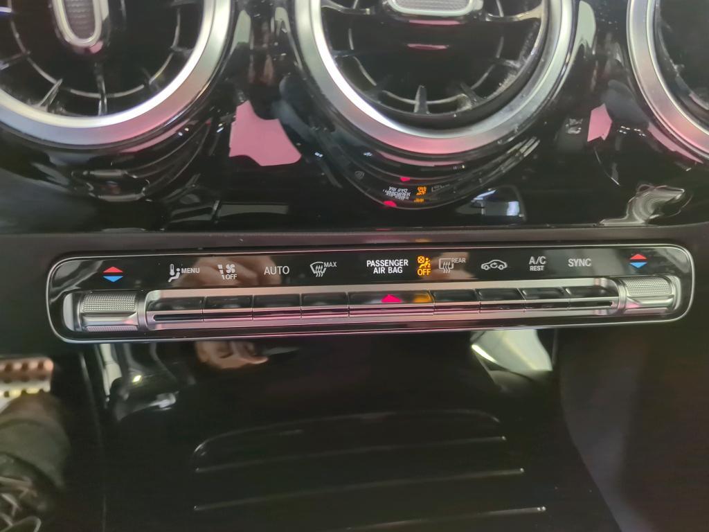 Mercedes-Benz A200 1.3 120kW Business Solution AMG sedan DCT, 2020