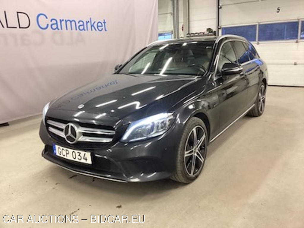 Mercedes-Benz C-Klass 300 T de Avantgarde Premium &amp; Kombi Paket ACC Cockpit Skinn Drag Kamera Varmare Navi