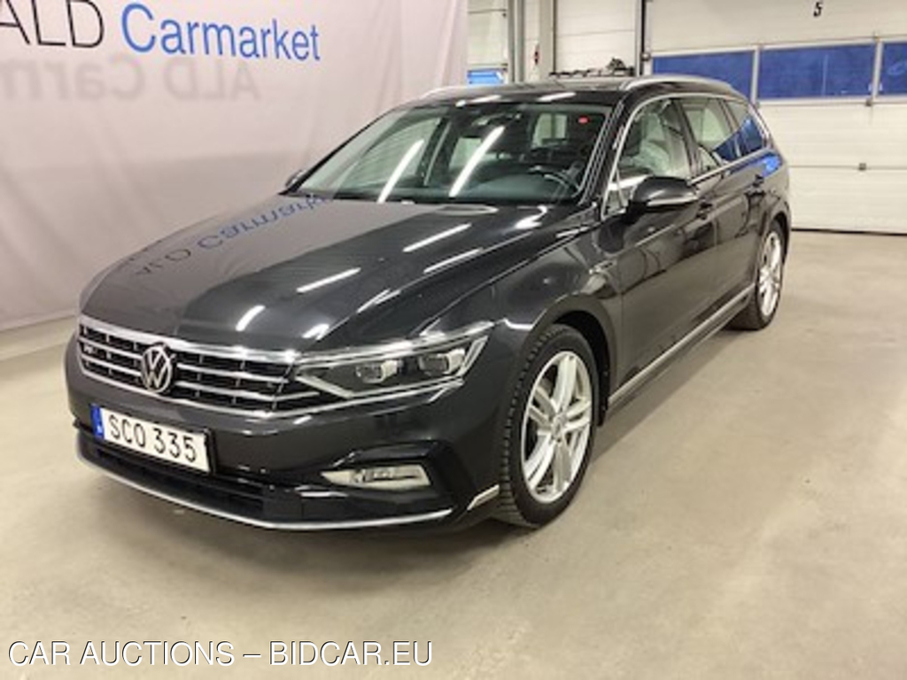 Volkswagen Passat 2.0 TDI 4Motion 200HK R-Line Executive Drag Paket Cockpit Varmare Navi