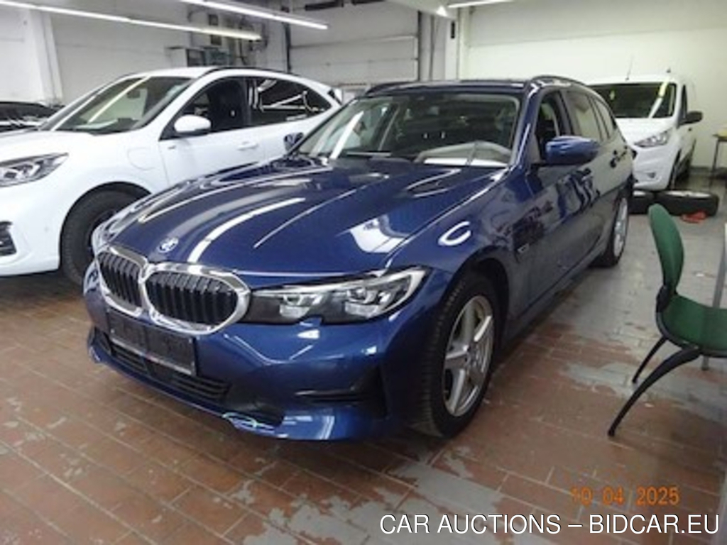 BMW series 3 2.0 320E XDRIVE TOURING A ADVANTAGE