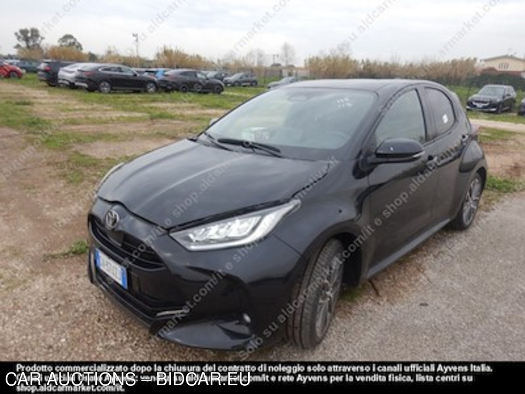 Toyota yaris hybrid 130 lounge my24 -