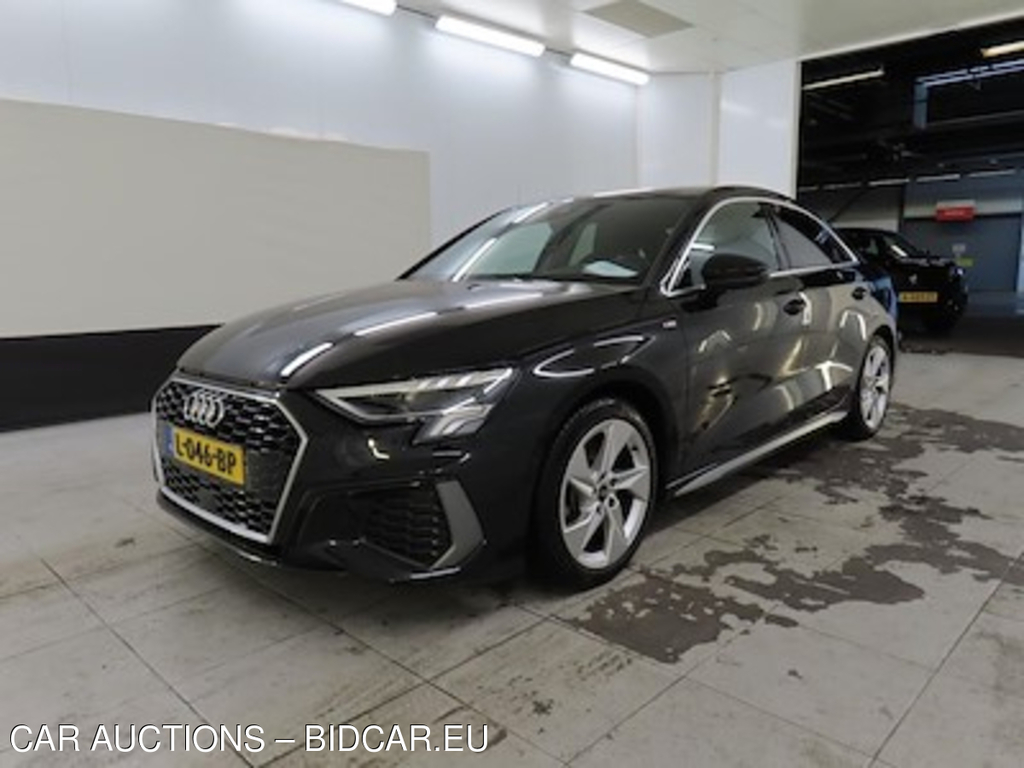 Audi A3 limousine 30 TFSI S tronic S edition 4d