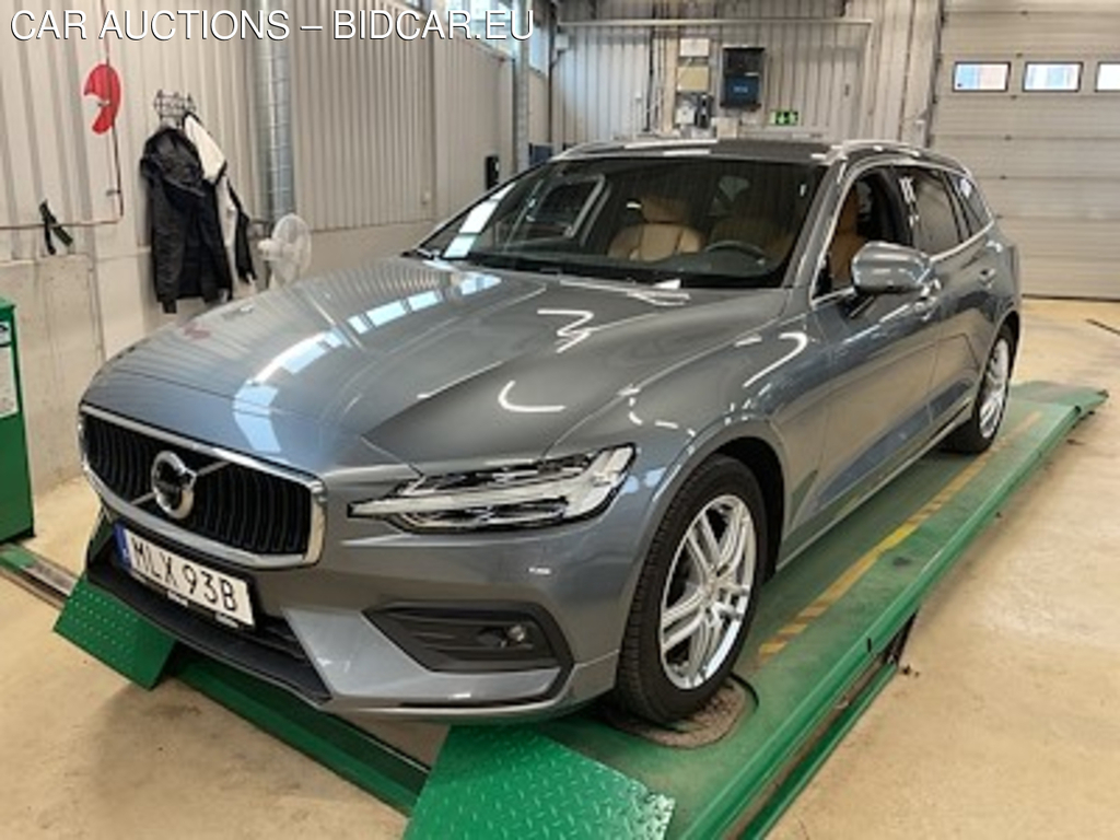Volvo V60 D4 Momentum Advanced SE II VOC Teknikpkt Skinn 360-kamera