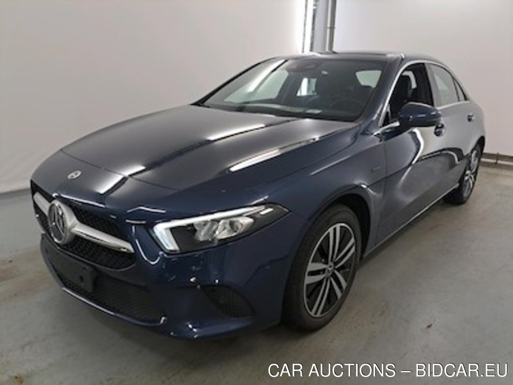 Mercedes-Benz A-class limousine 1.3 A 250 E BUSINESS SOLUTION DCT