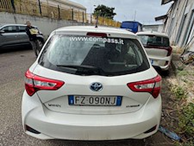 Toyota yaris 1.5 hybrid business hatchback -