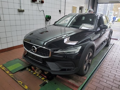 Volvo V60 CROSS COUNTRY B4 D AWD GEARTRONIC Pro, 2022