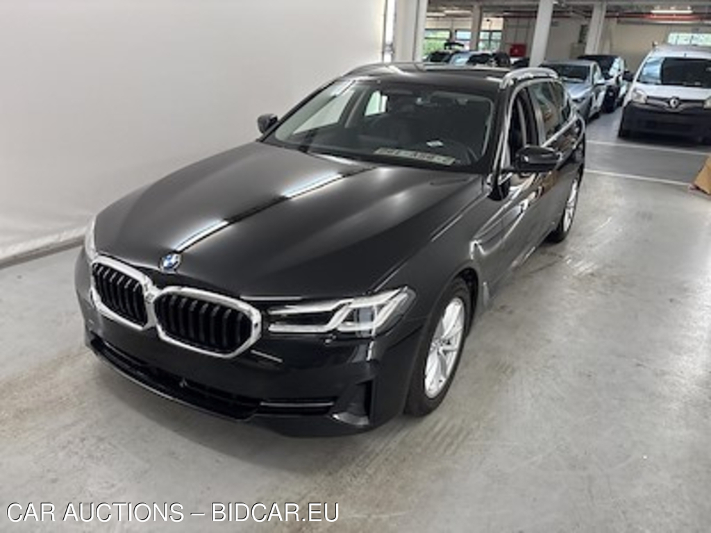 BMW 5 series touring 3.0 530D XDRIVE AUTO TOURING Comfort Business Driving Assistant Pro