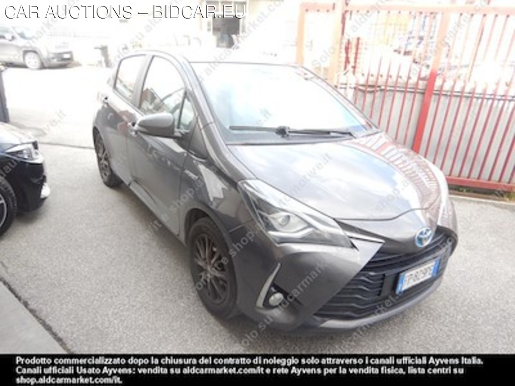 Toyota yaris 1.5 hybrid active hatchback -