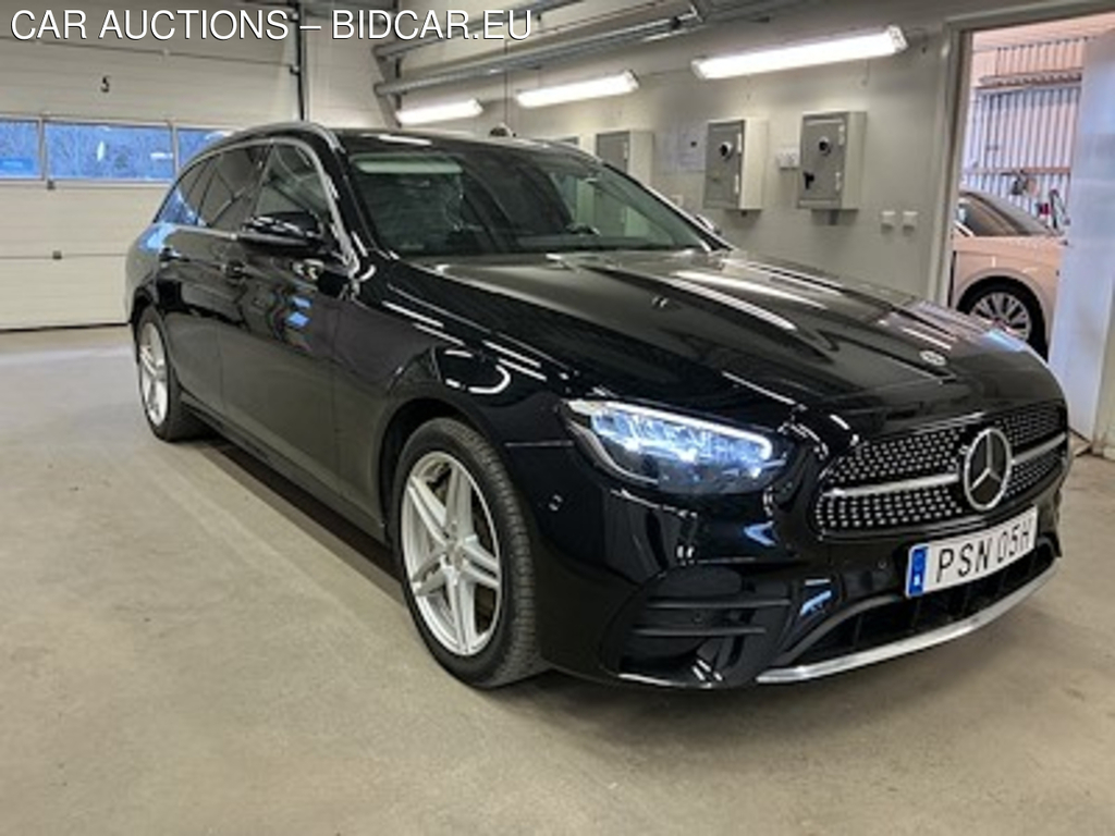 Mercedes-Benz E-Class 300 T de 4MATIC AMG Line Panorama Widescrenn Varmare Drag Kamera Navi