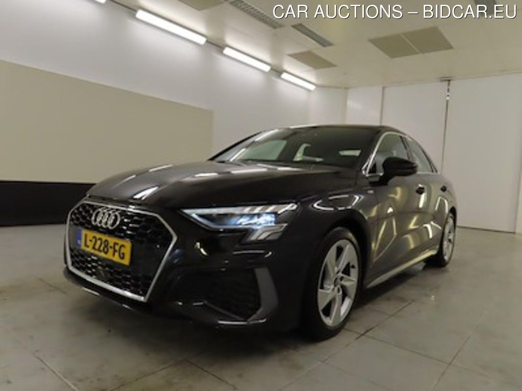Audi A3 limousine 35 TFSI S tronic S edition 4d