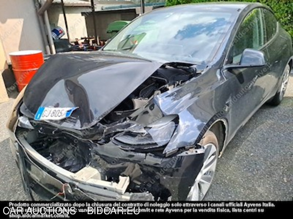 Tesla model Y 75 kwh dual -