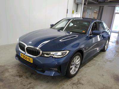 BMW 330 EA 215kW PHEV Business Edition Plus, 2022
