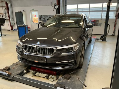 BMW Series 5 2.0 520d Touring F Connected Auto UA!