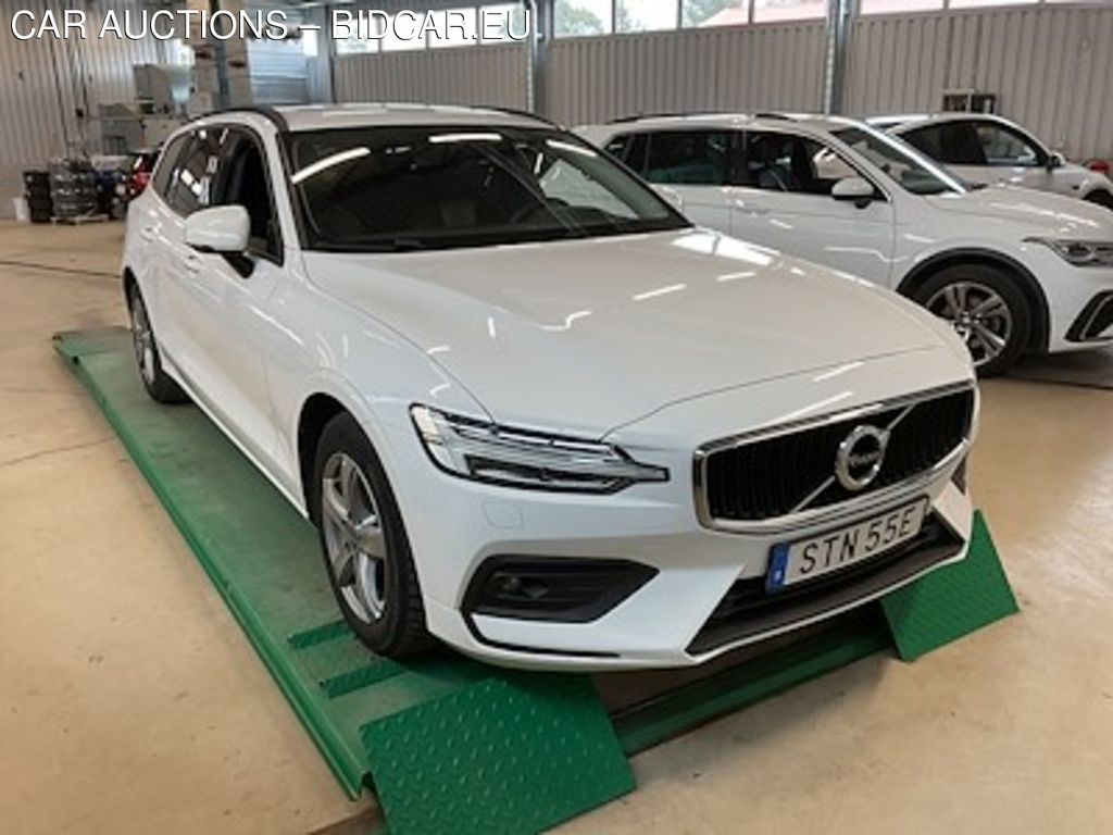 Volvo V60 D3 AWD Momentum Se Drag kamera Navi !NO SUMMER TIRES!