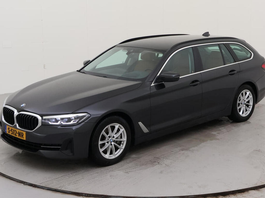 BMW 5-SERIE TOURING 530D XDRIVE 286PK BUSINESS EDITION+ HUD KEYLESS PARK SAFETY, 2023