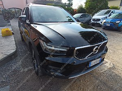 Volvo xc40 D3 awd geartronic momentum -