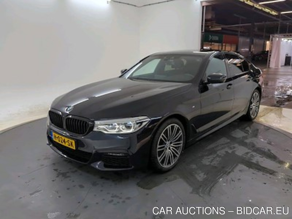 BMW 5-serie sedan 520iA M Sport Edition High Executive