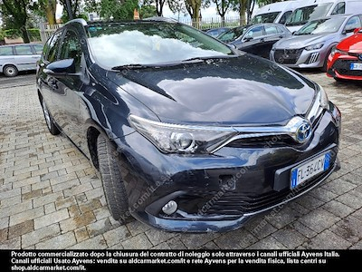 Toyota auris hybrid active touring sports -