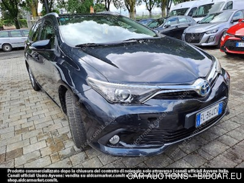 Toyota auris hybrid active touring sports -