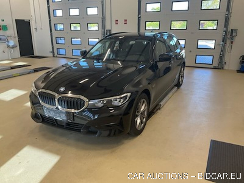 BMW 3 serie 330e F Sport Line Touring auto UA!