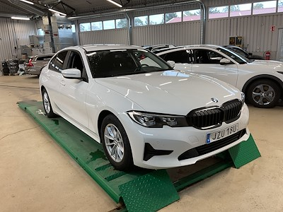 BMW 320i sedan !READ THE TEST PROTOCOL! Connected Drag Navi