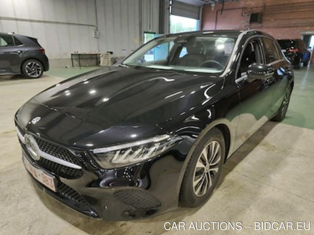 Mercedes-Benz A-CLASS 1.3 A 180 ESSENTIAL LINE DCT