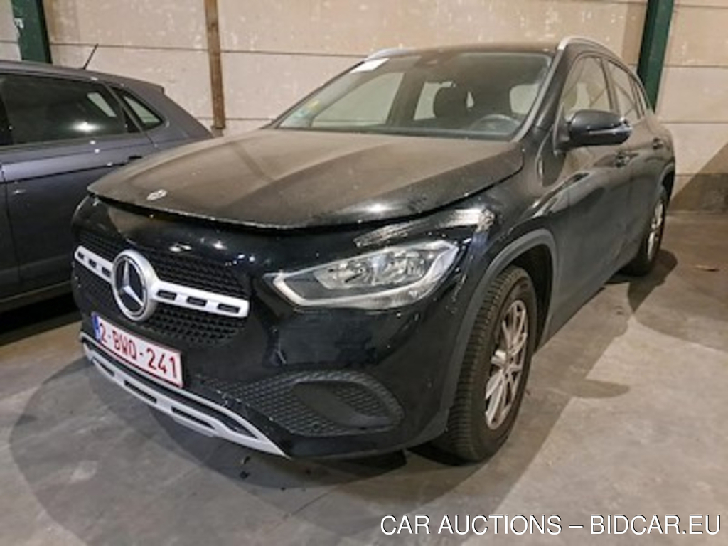 Mercedes-Benz GLA 2.0 GLA 180 D DCT BUSINESS SOLUTION ESS