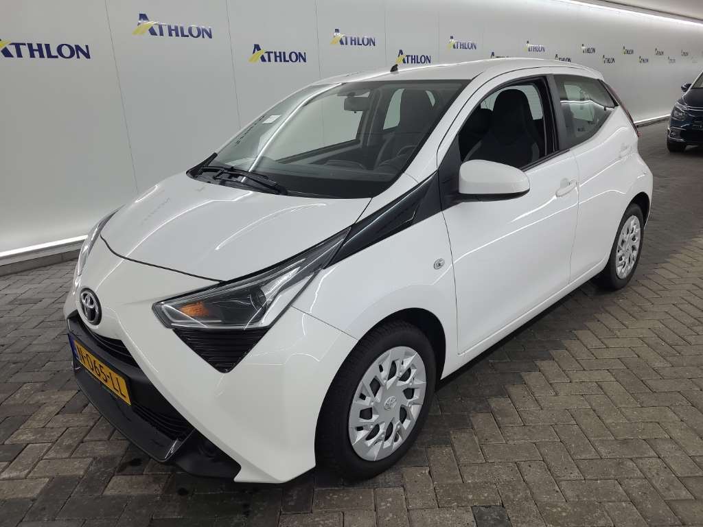 Toyota Aygo 1.0 VVT-I X-PLAY 5D 53KW, 2021