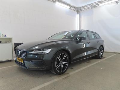 Volvo V60 2.0 B3 MOMENTUM, 2021