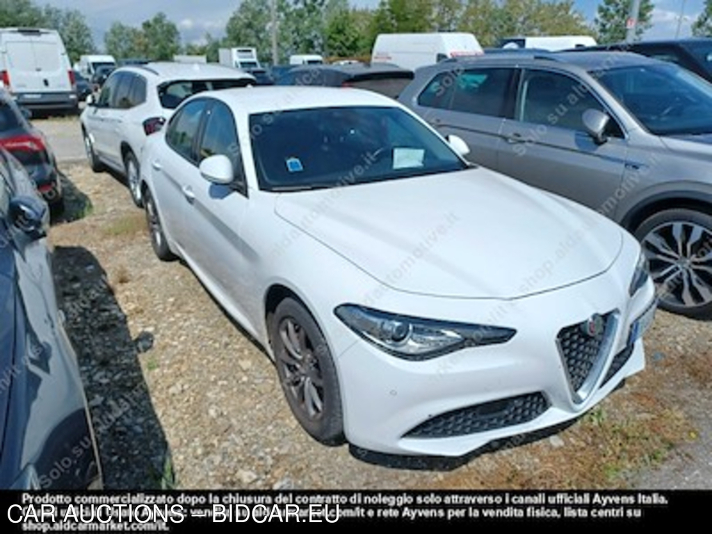 Alfa Romeo giulia 2.2 turbo at8 -