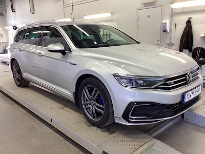 Volkswagen Passat GTE SC Executive Drag Cockpit