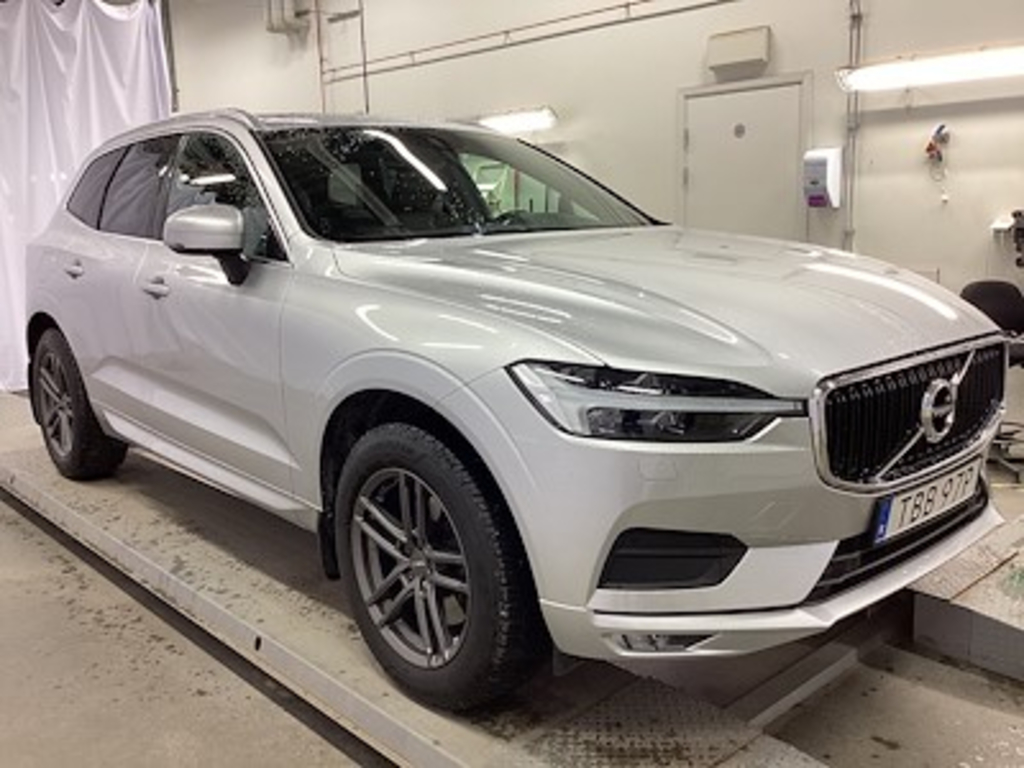 Volvo XC60 B4 AWD Momentum Teknik Panorama Skinn H/K Drag Kamera Navi