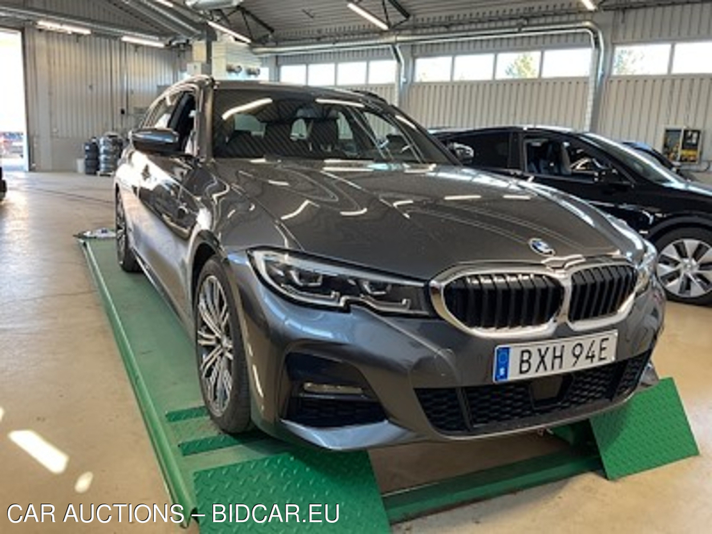 BMW 3-serie 320d xDrive M sport HiFi Drag Kamera Navi
