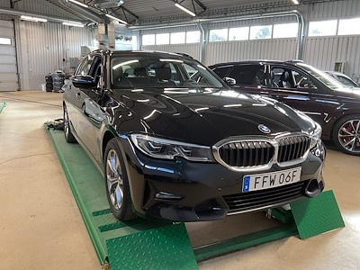 BMW Series 3 330e Touring xDrive Sport Line H/K Kamera Drag Navi