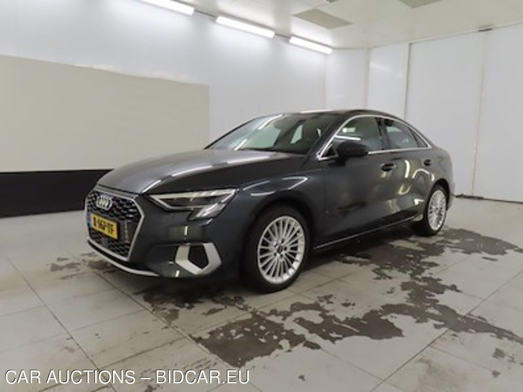 Audi A3 limousine 35 TFSI S tronic Business edition 4d