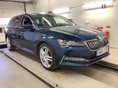 Skoda Superb iV Kombi 1.4 Plug-In Business Style Drag paket Skinn/Alcantara Varmare Navi